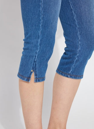 Lyssé Granada Front Pocket Capri Jeans in Mid Wash