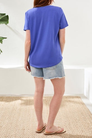S/S EMB. V- NECK